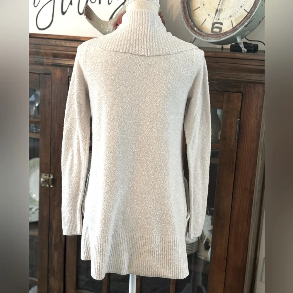 Barefoot Dreams Ivory Ribbed Shrug Sweater. Open Front | Neutral. Women’s Sz-M